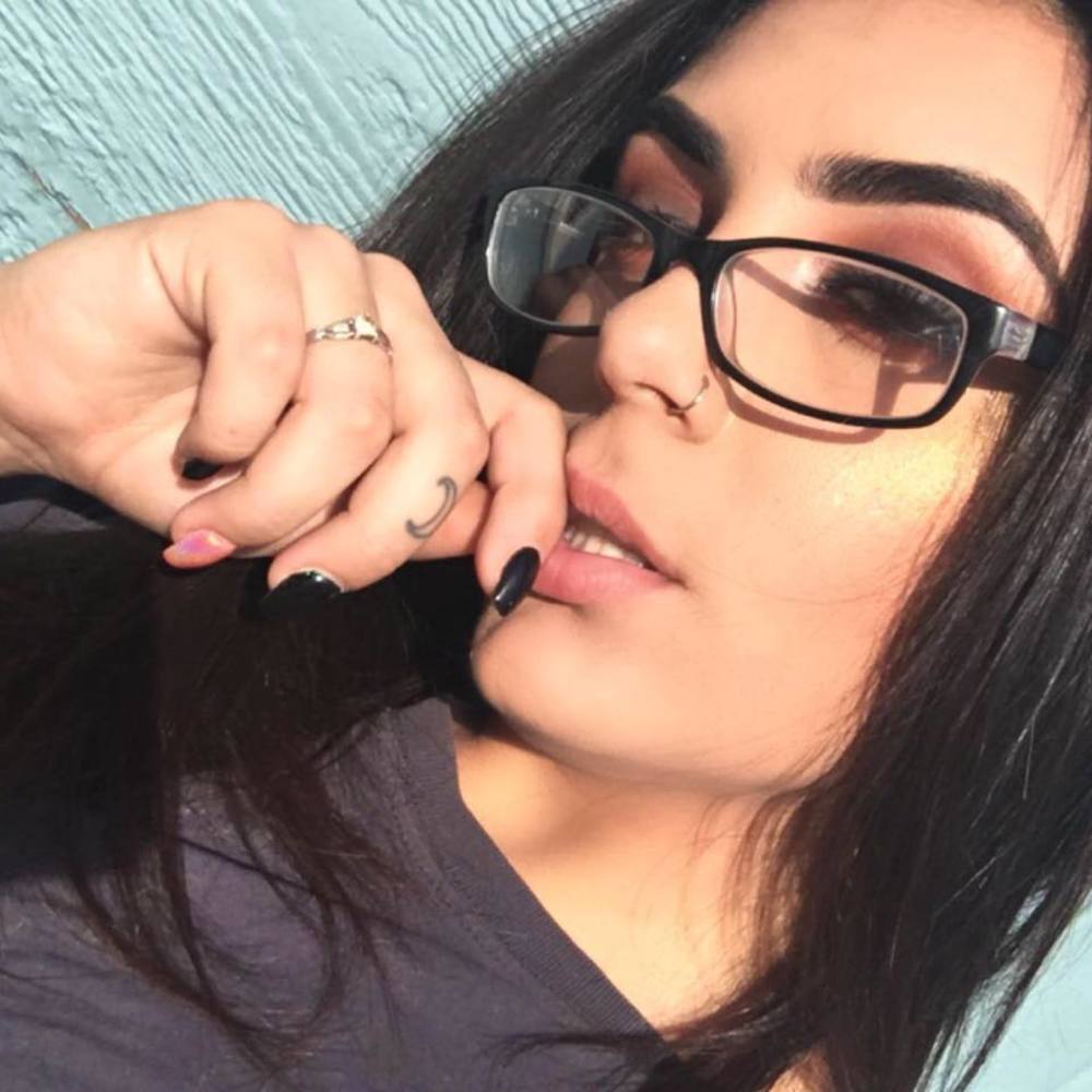 Meet your Posher, Angela